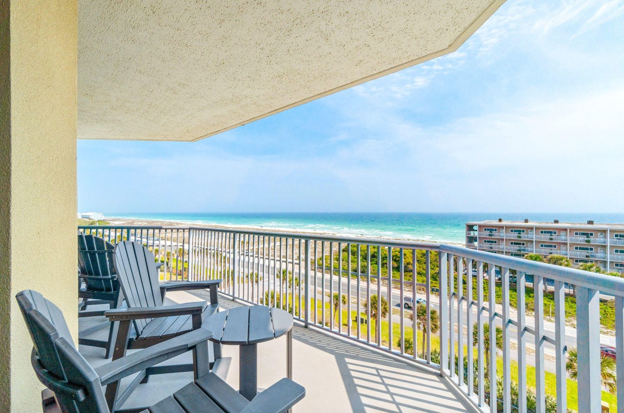 Guests can enjoy unobstructed ocean views at Emerald Dolphin