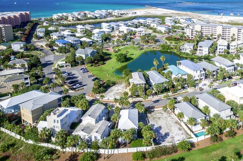 Destin Pointe is on beautifful Holday Isle.
