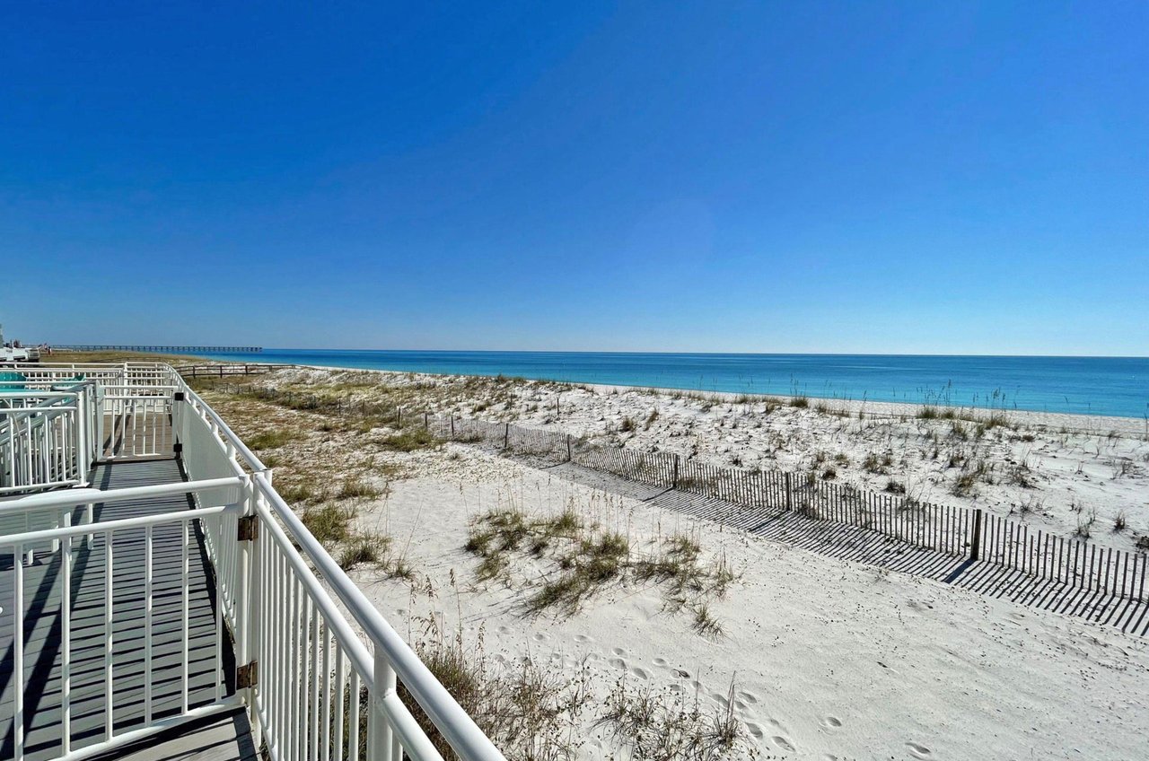 See for miles down the coast from a White Sands balcony