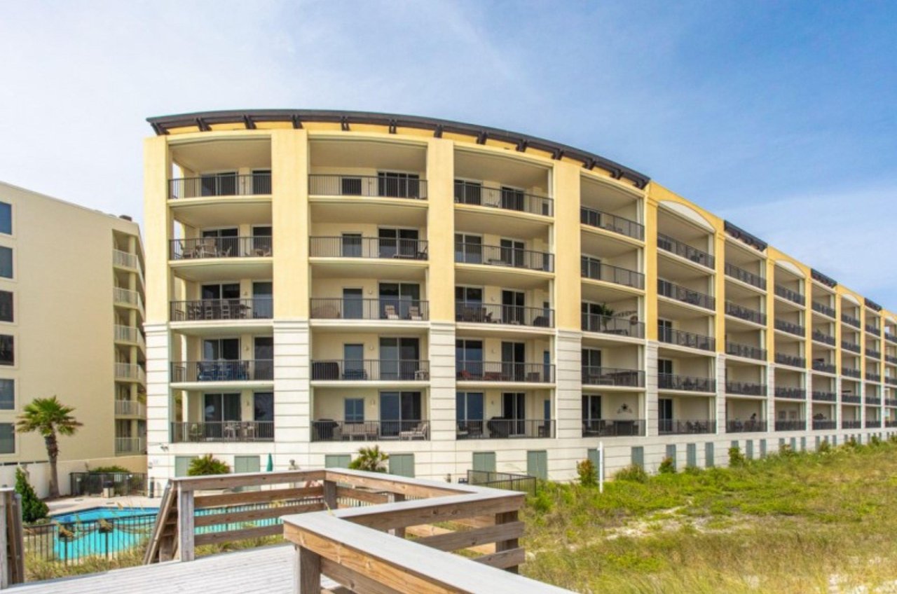 474135 Bella Riva Condos  1553 0 20239 15