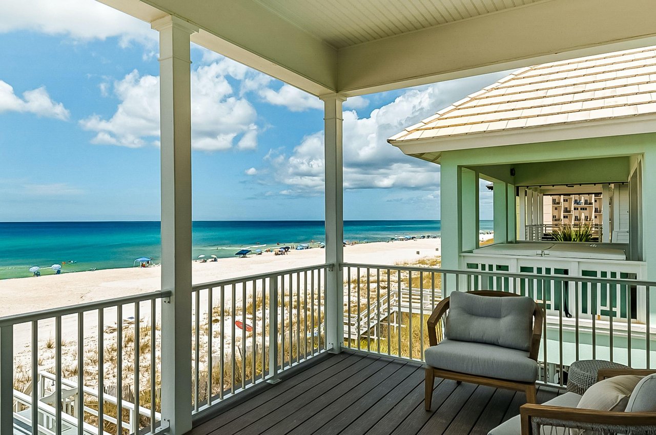 Enjoy stunning Gulf and beach views