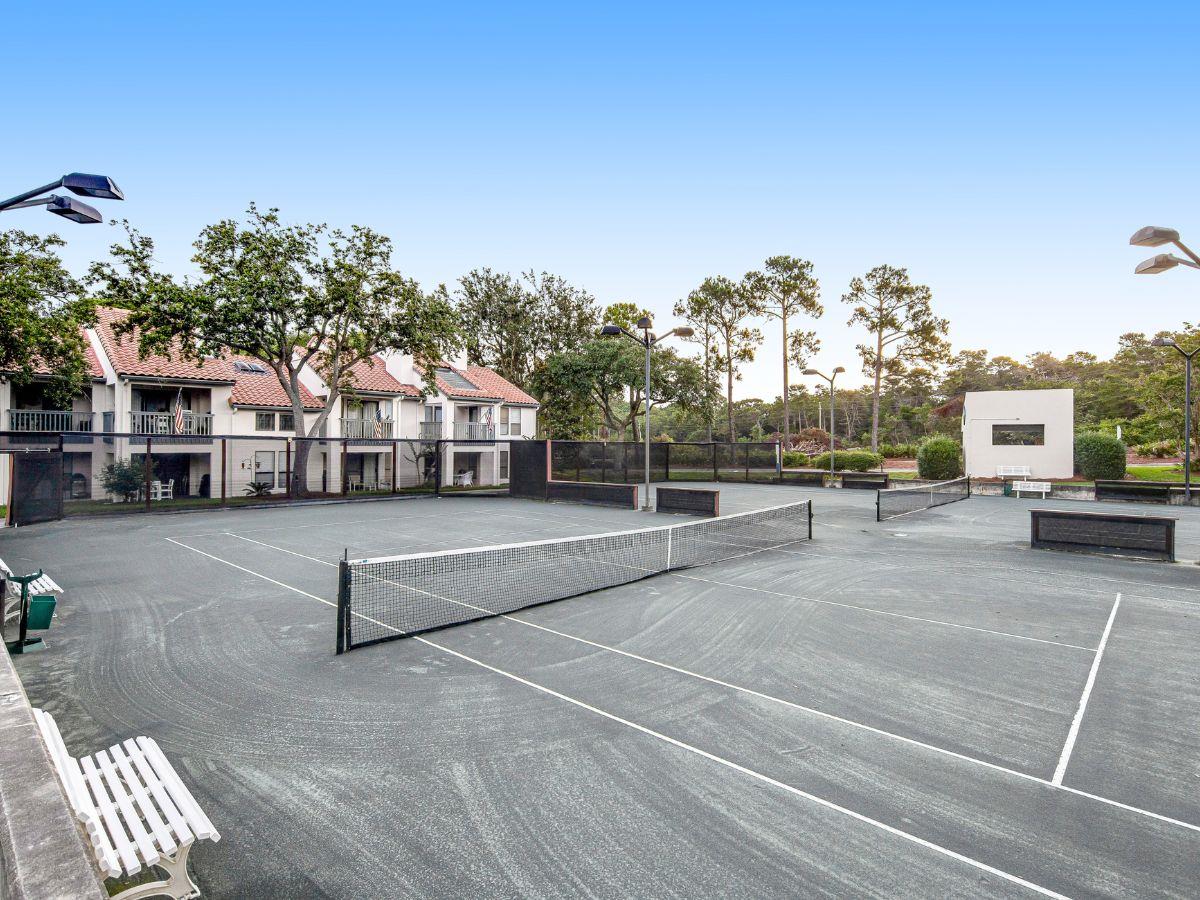 477013 Topsl Tennis Village  1880 0 202310 5134