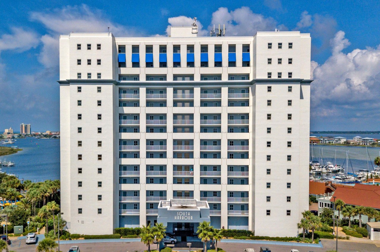 South Harbour is a waterfront property located right on Sabine bay