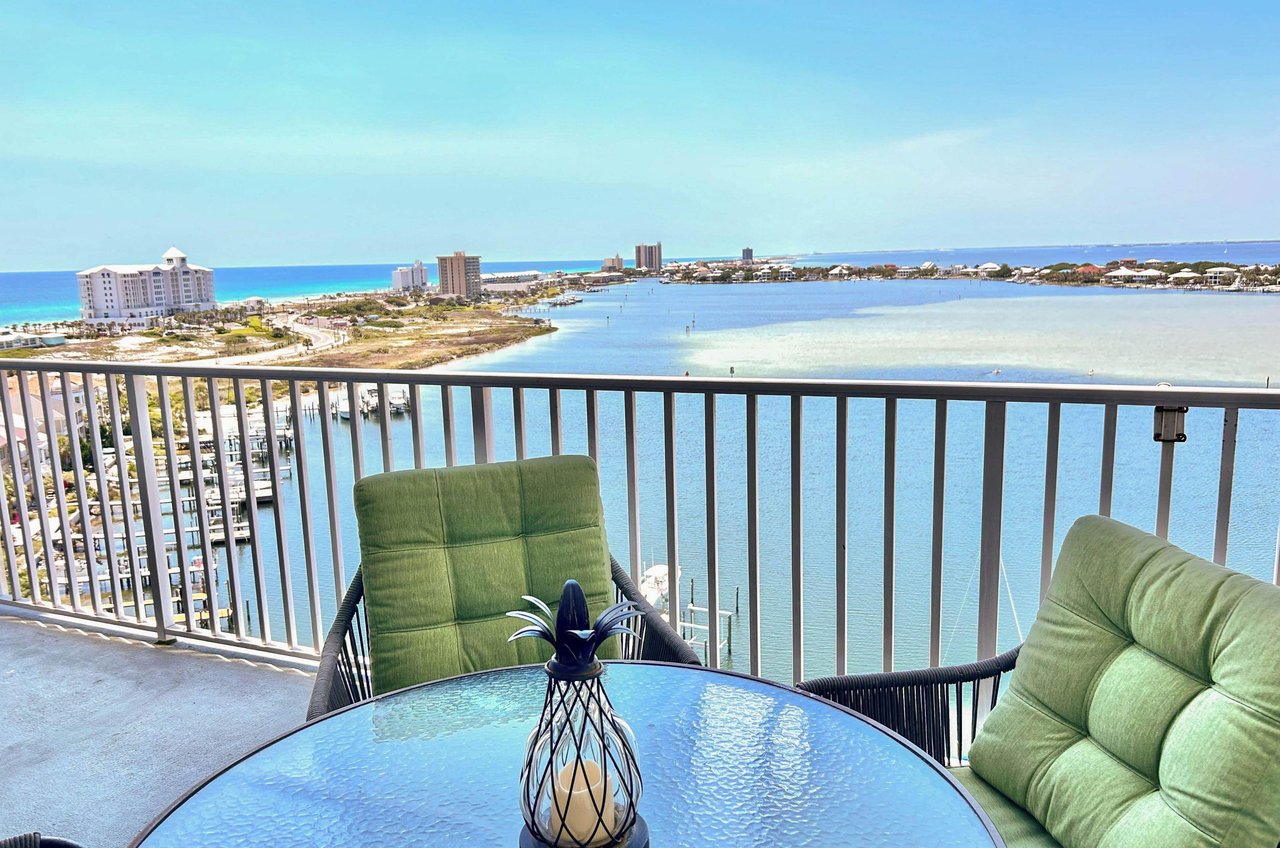 Rooms offer views of the Gulf and the Santa Rosa Sound