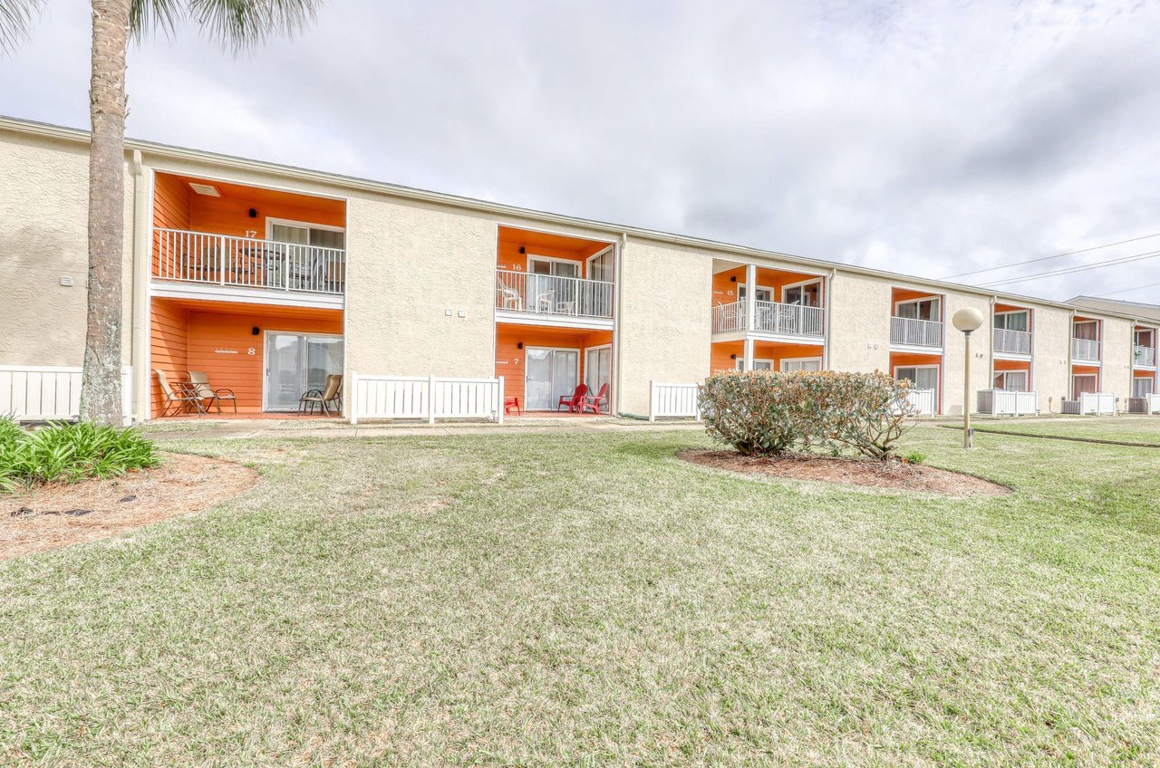 477973 Tradewinds Condos Miramar Beach  1915 0 202310 5133