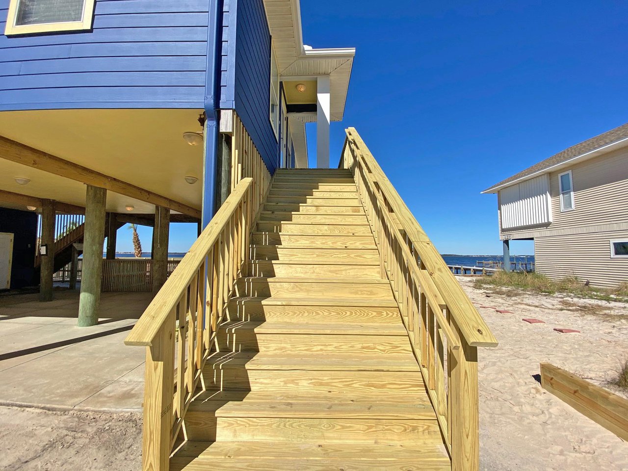 Via De Luna 109  Soundz Amazing 4