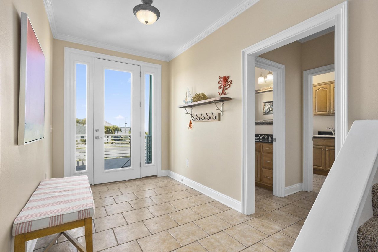 Via De Luna 1414  Beachy Keen 2