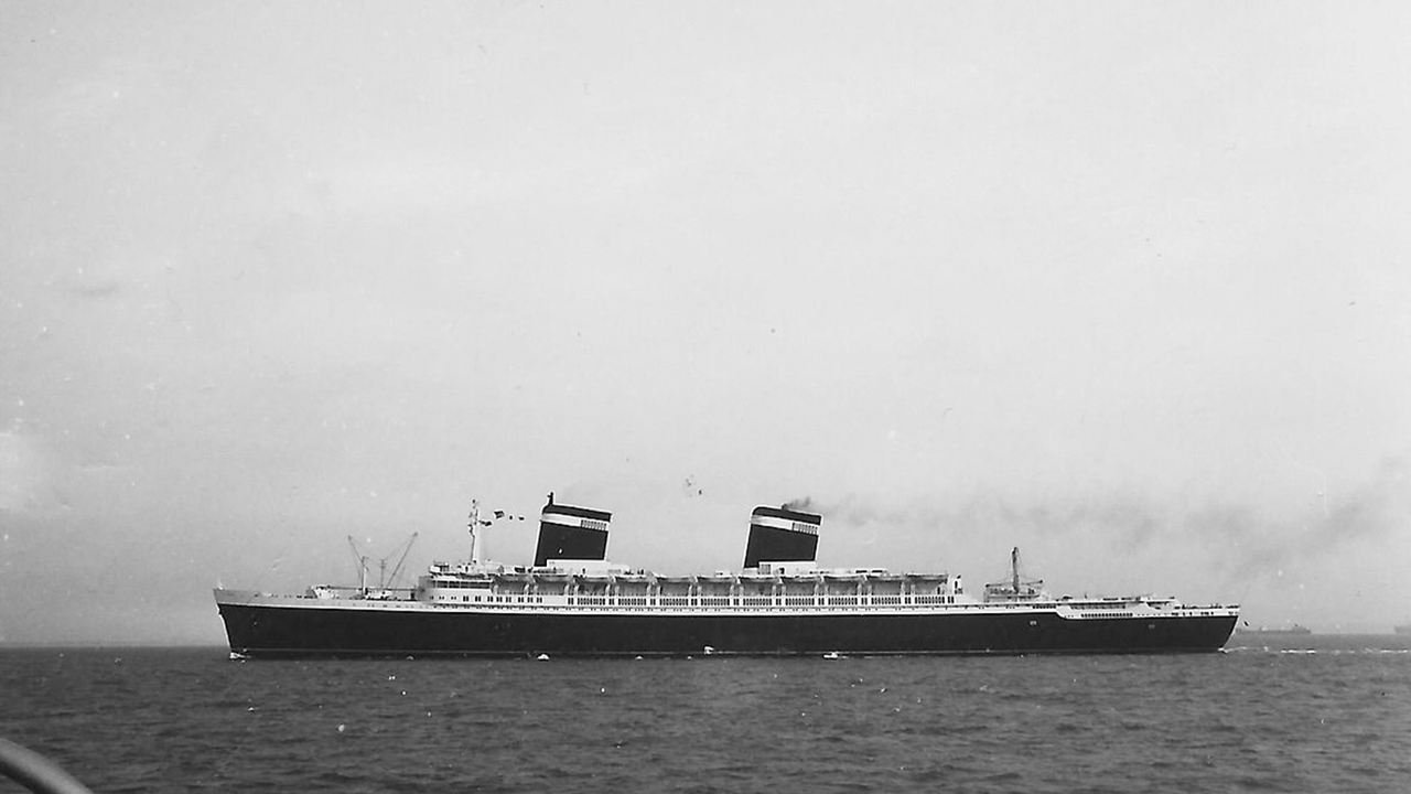 41371 Ss United States Maiden Voyage