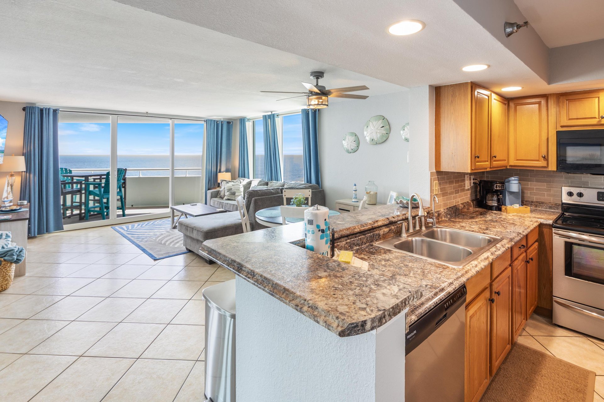 Perdido Sun Resort 1006 by PKRM