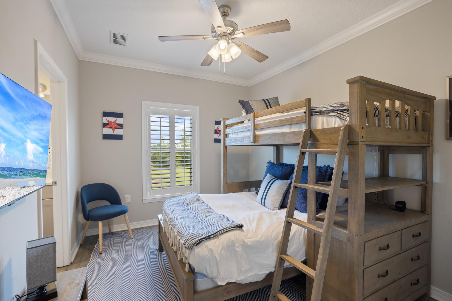 Guest room has fun bunks and is also en suite.
