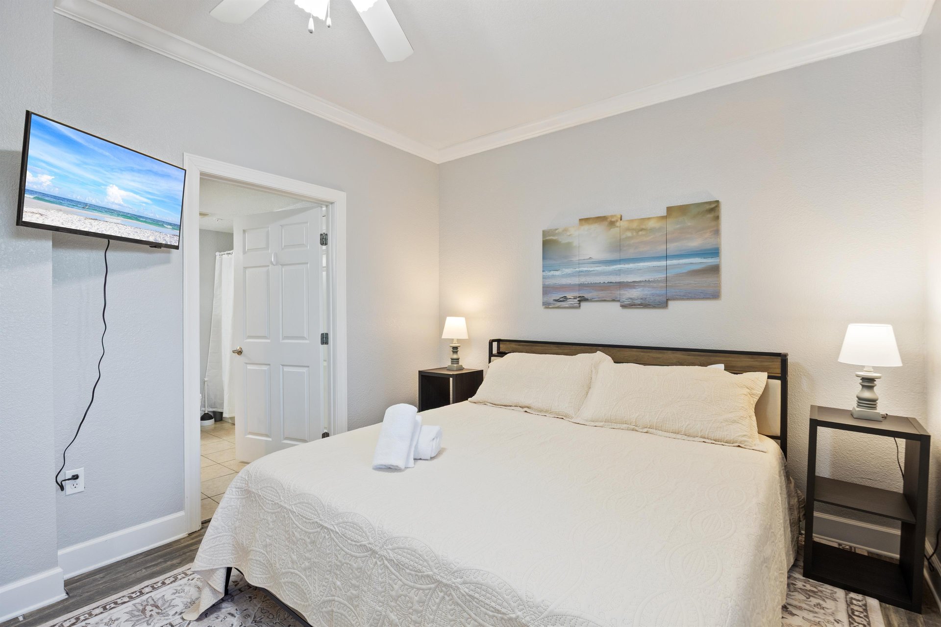 Wake up refreshed after a great nights sleep in this comfortable guest room. It is conveniently ensuite.