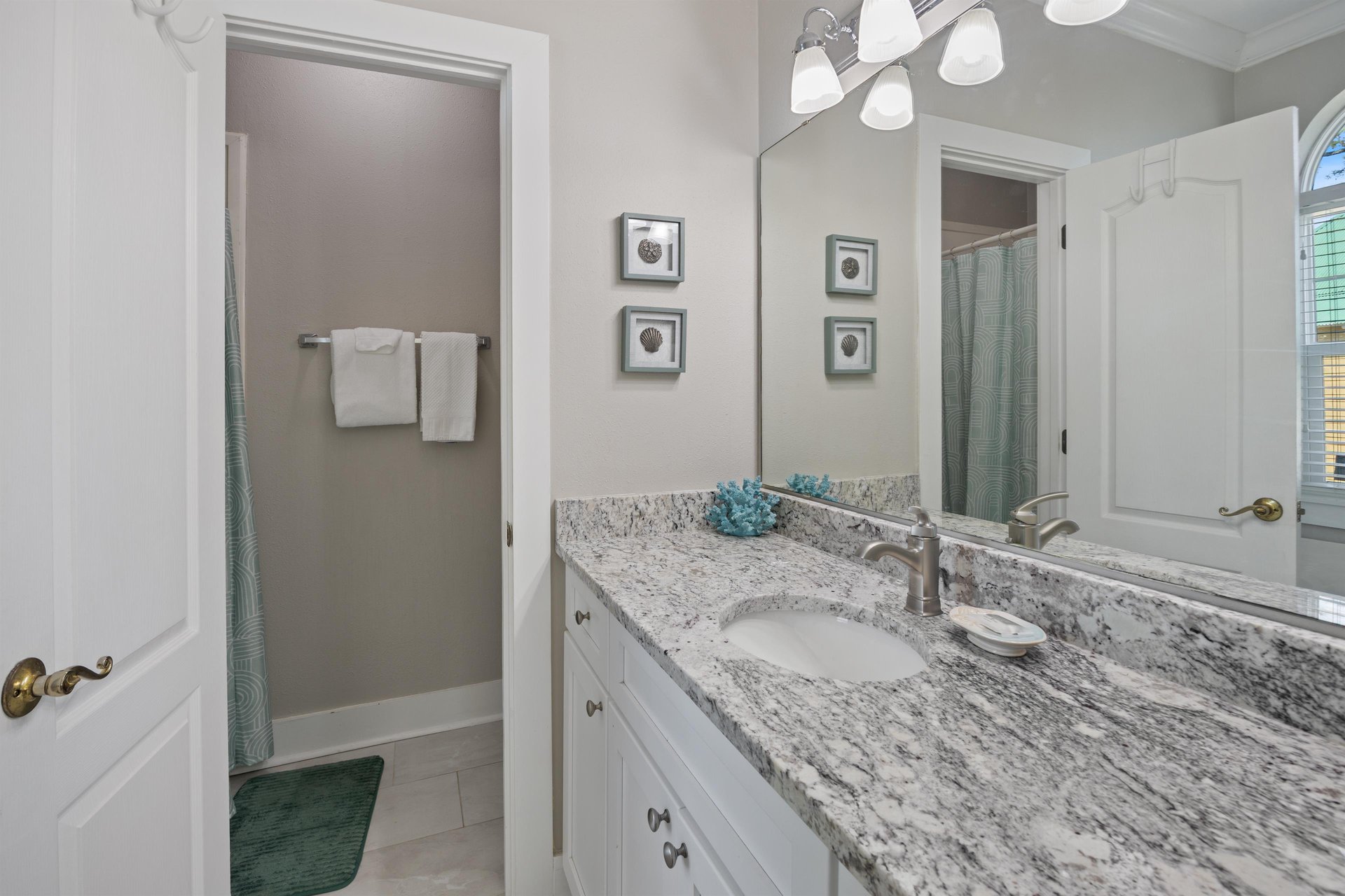 Guest bath is upstairs and shared by the 2 upstairs guest rooms.