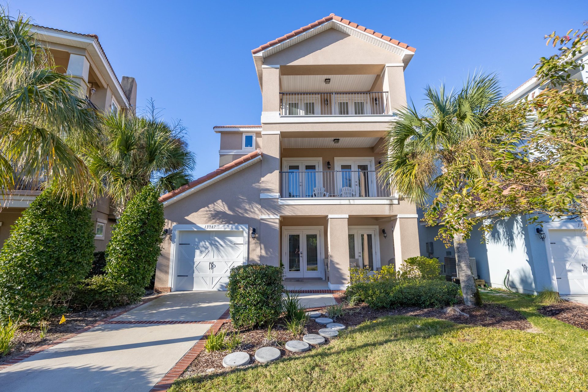 Arborgate Sunkissed Seahorse at 13987 Hanging Branch Way by PK