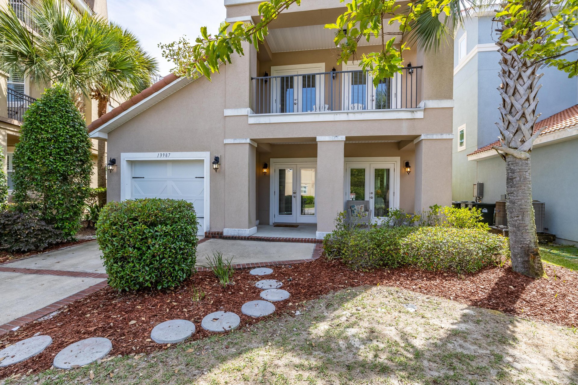 Arborgate Sunkissed Seahorse at 13987 Hanging Branch Way