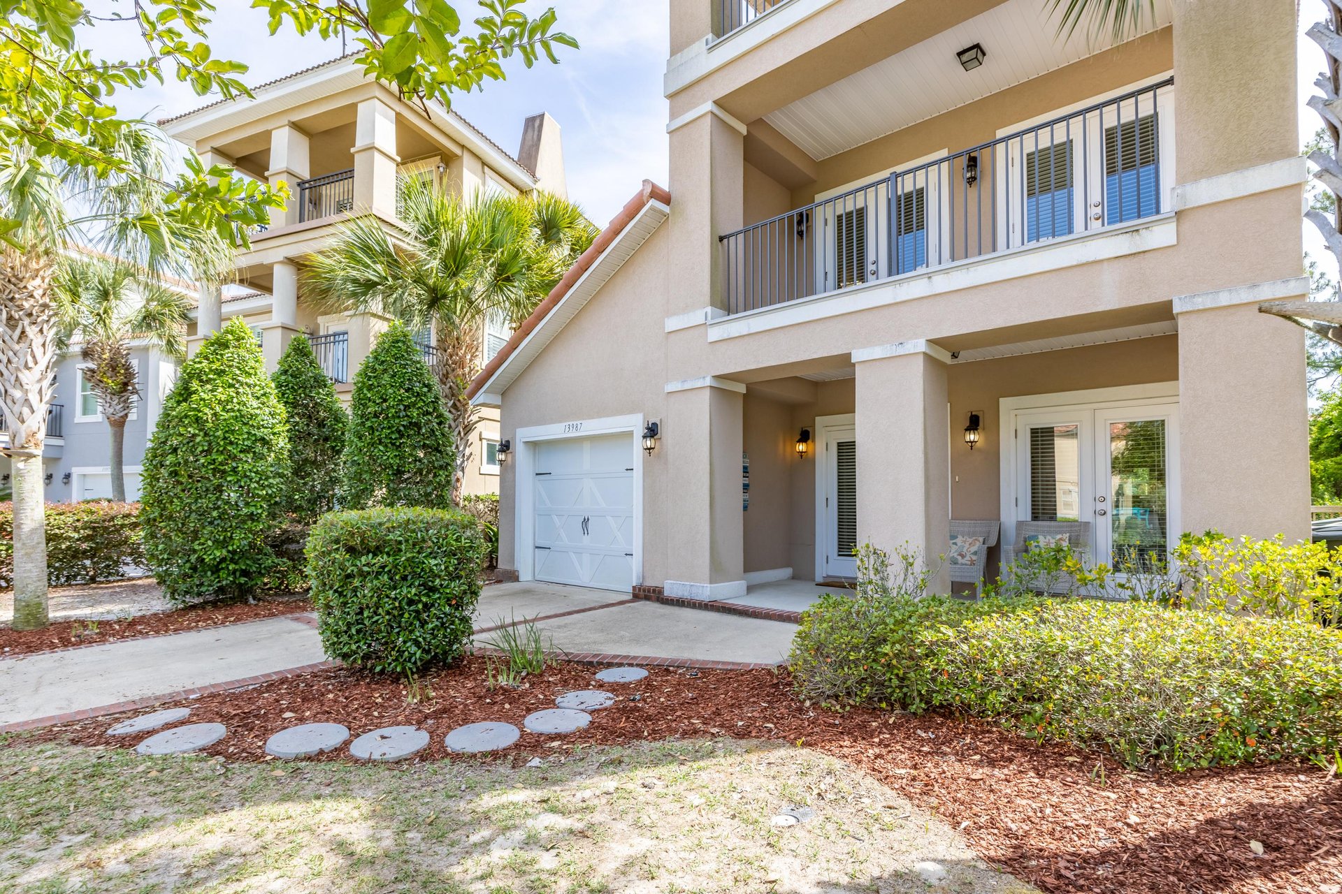 Arborgate Sunkissed Seahorse at 13987 Hanging Branch Way