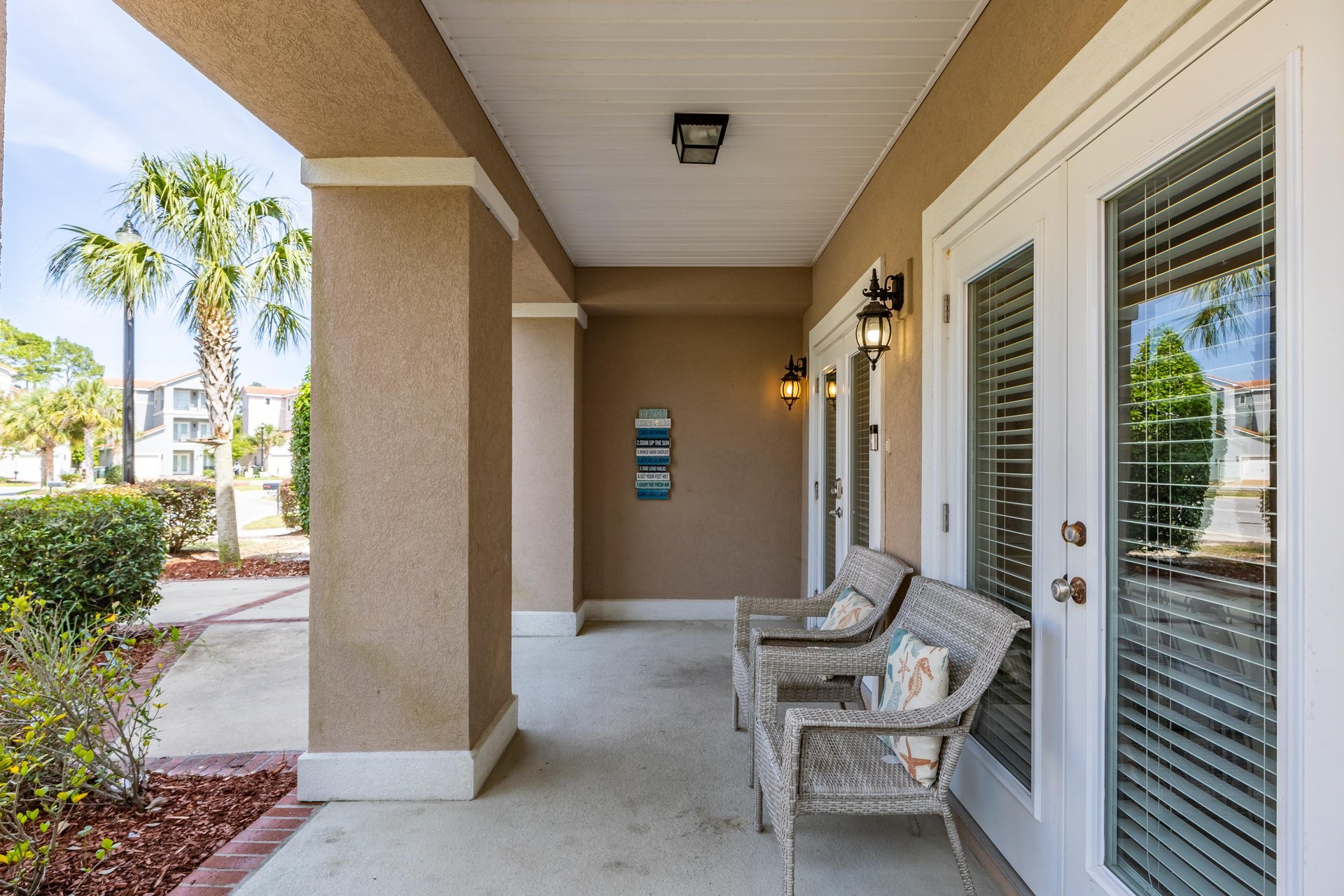 Front porch entrance