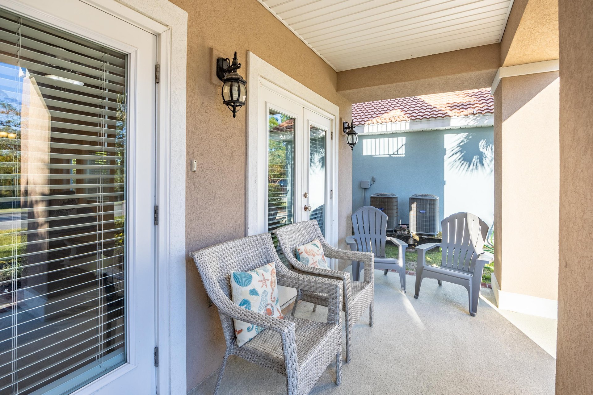 Front porch entrance  sitting area
