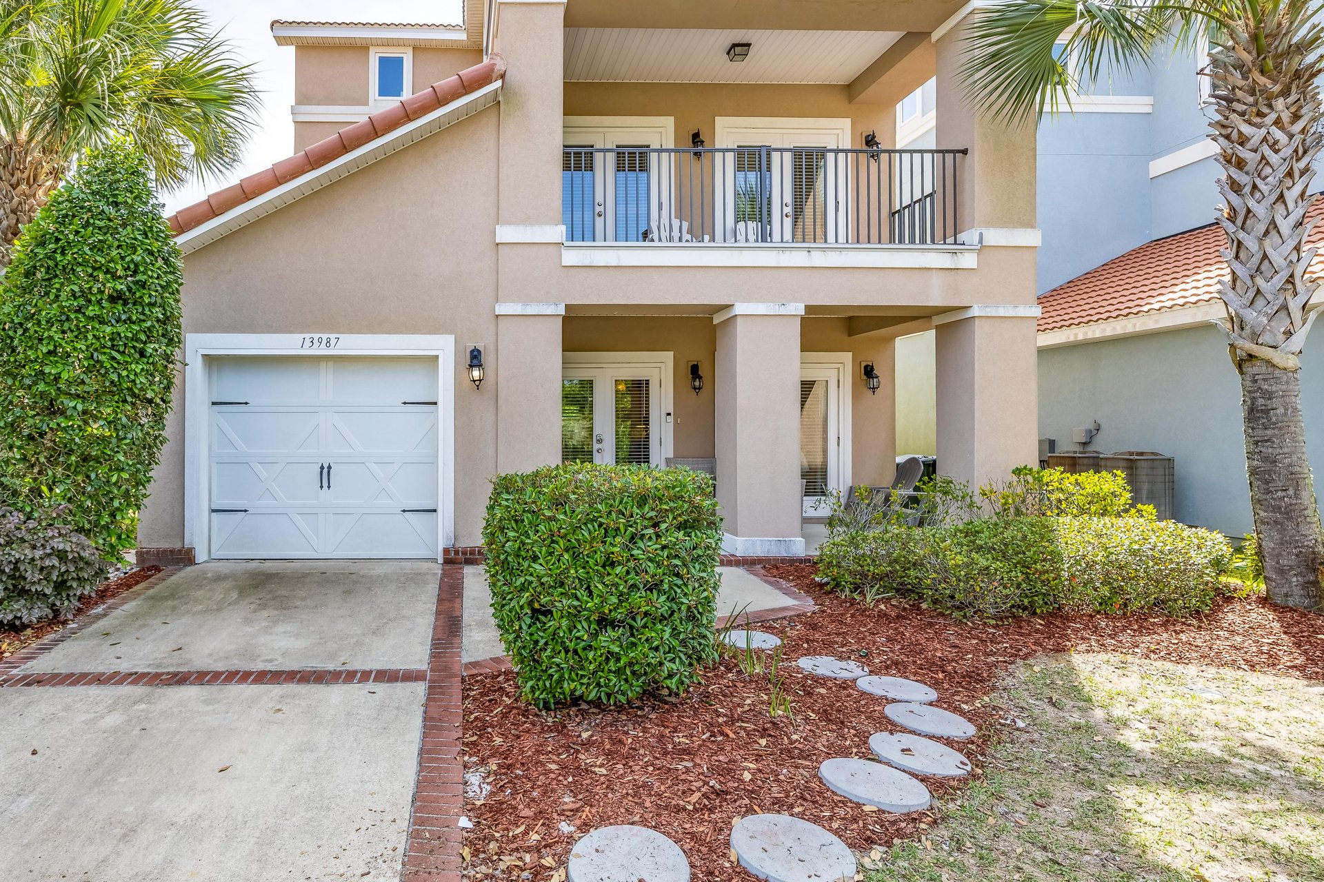 Arborgate Sunkissed Seahorse at 13987 Hanging Branch Way