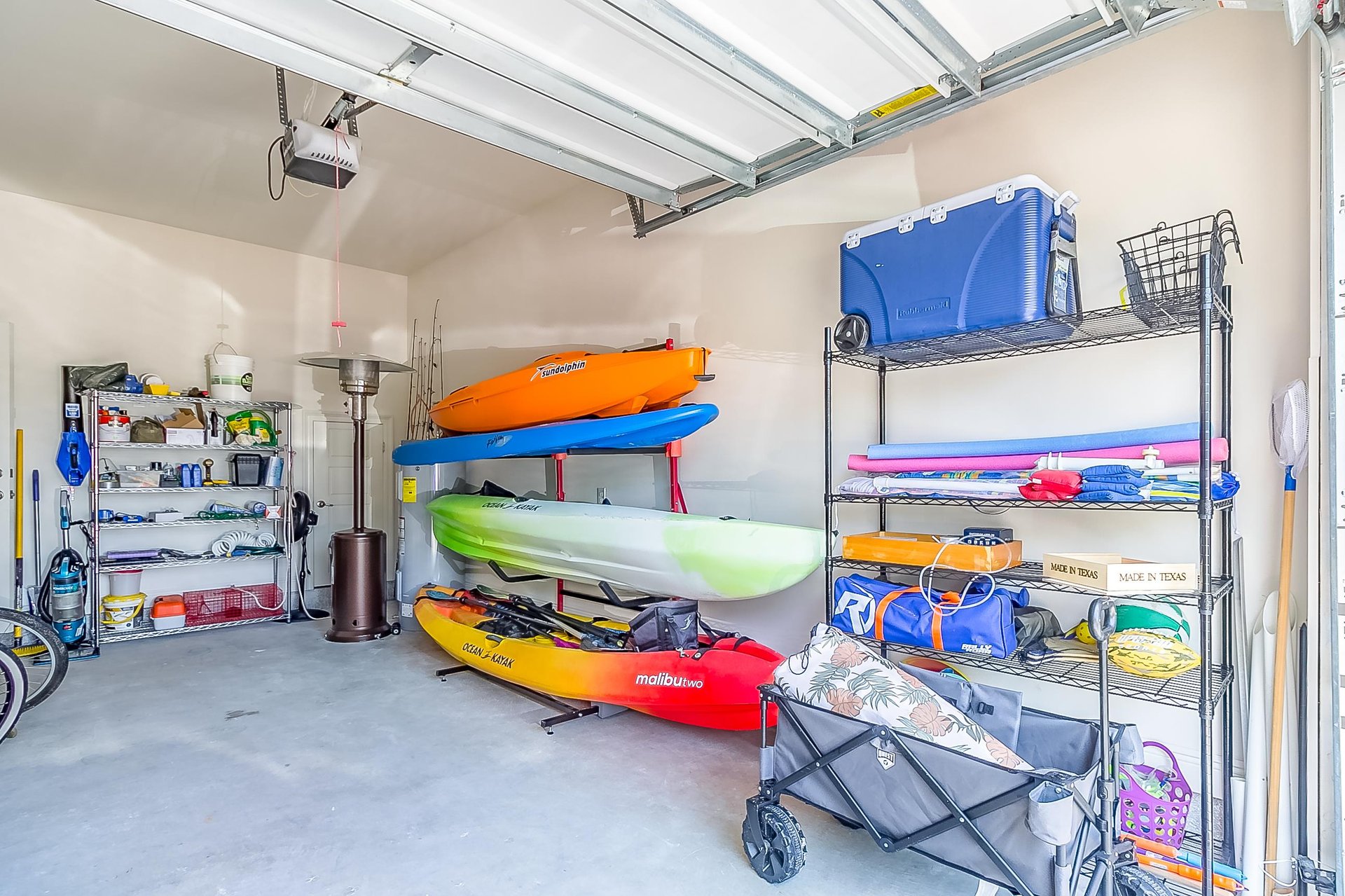 Walk outside to the big white beach on the quietwater of the Intracastal waterway. Kayaks and life jackets provided by owner.