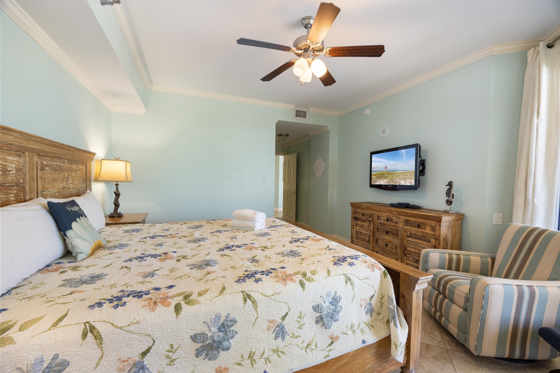 Seaside Sanctuary Beach Colony39s Beachfront Condo Invites T