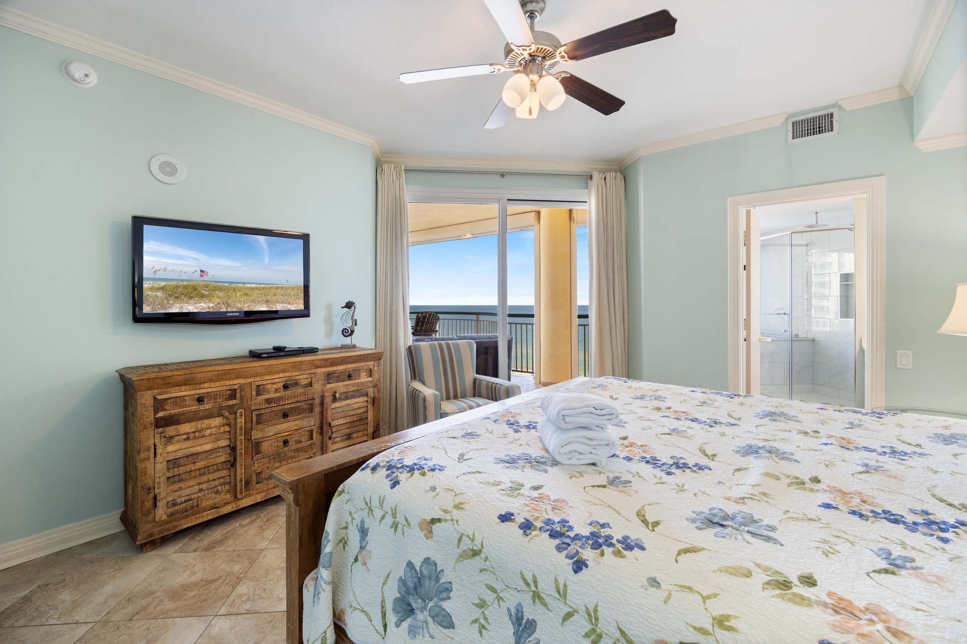 Seaside Sanctuary Beach Colony39s Beachfront Condo Invites T