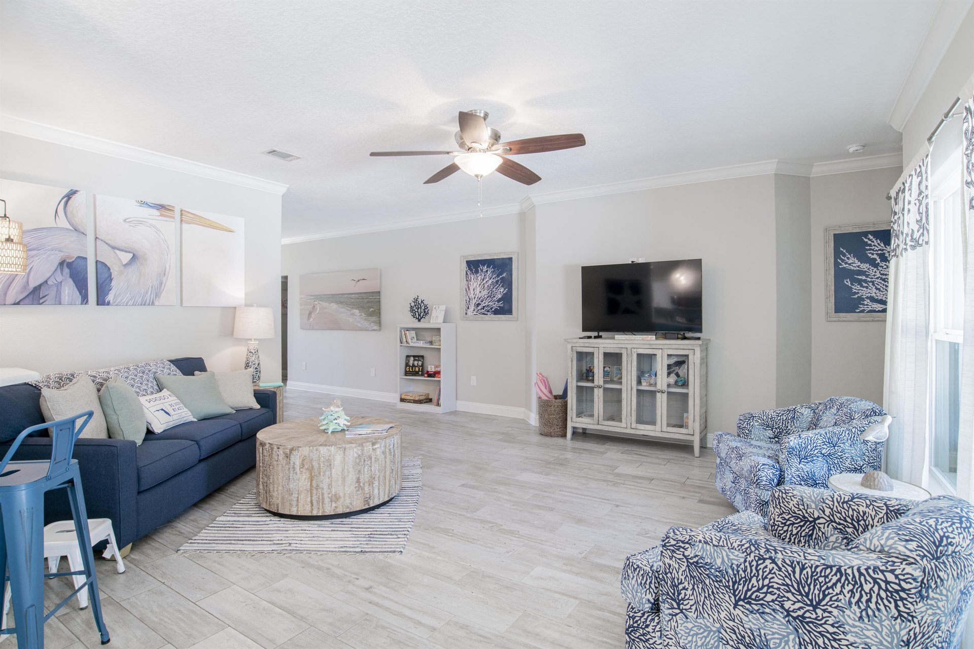 Upscale casual comfort Perfect for a friends and family getaway