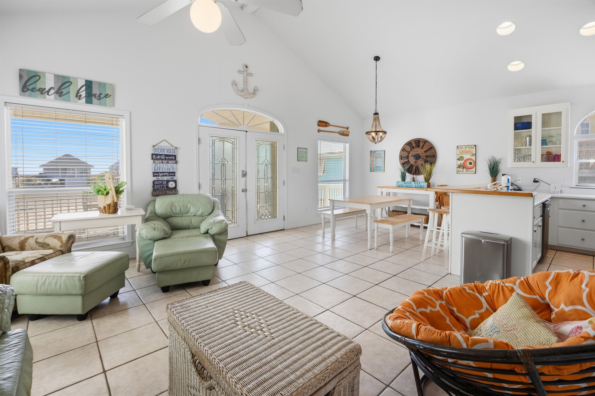 Open and inviting living space with plenty of seating—ideal for relaxing after a day on the beach