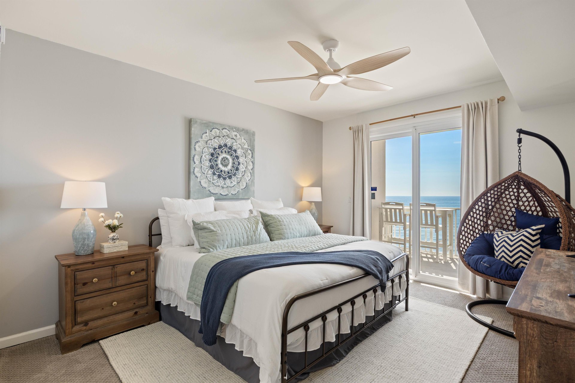 King sized bed for a great nights sleep.