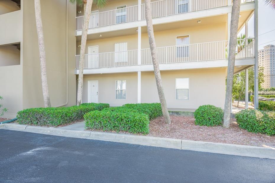 8 Grand Caribbean West 116 Exterior View