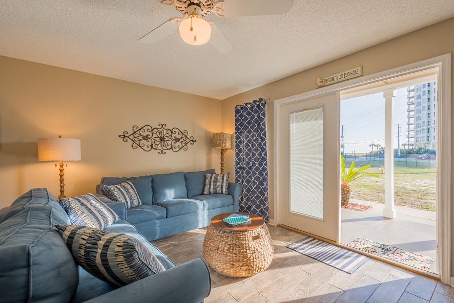 12 Grand Caribbean West 116 Living Room