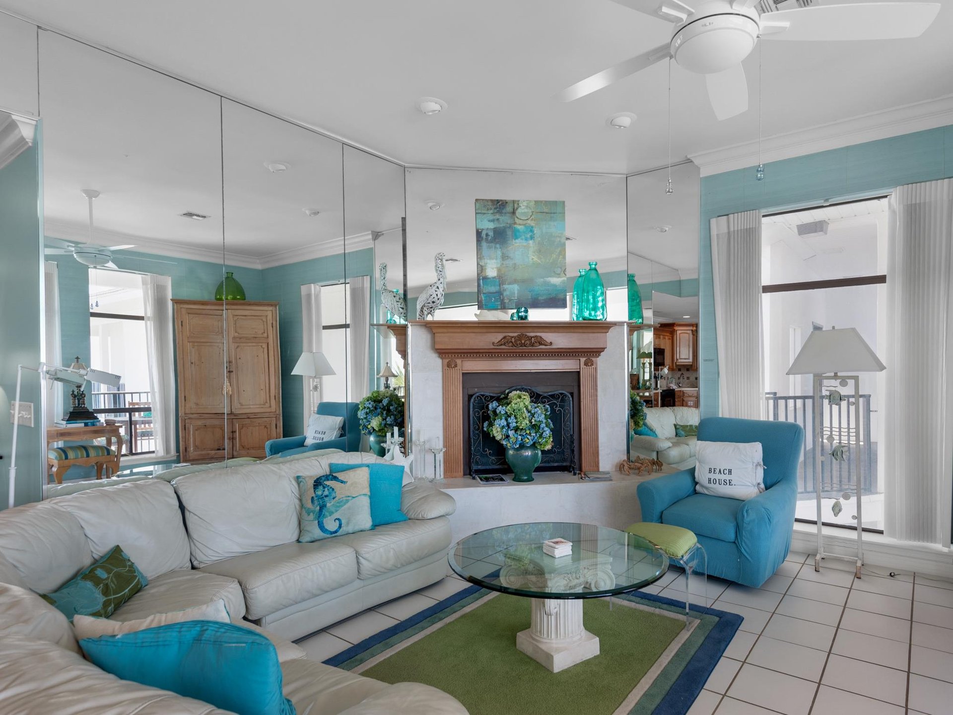 Living Area with Plenty of Seating     fireplace inoperable