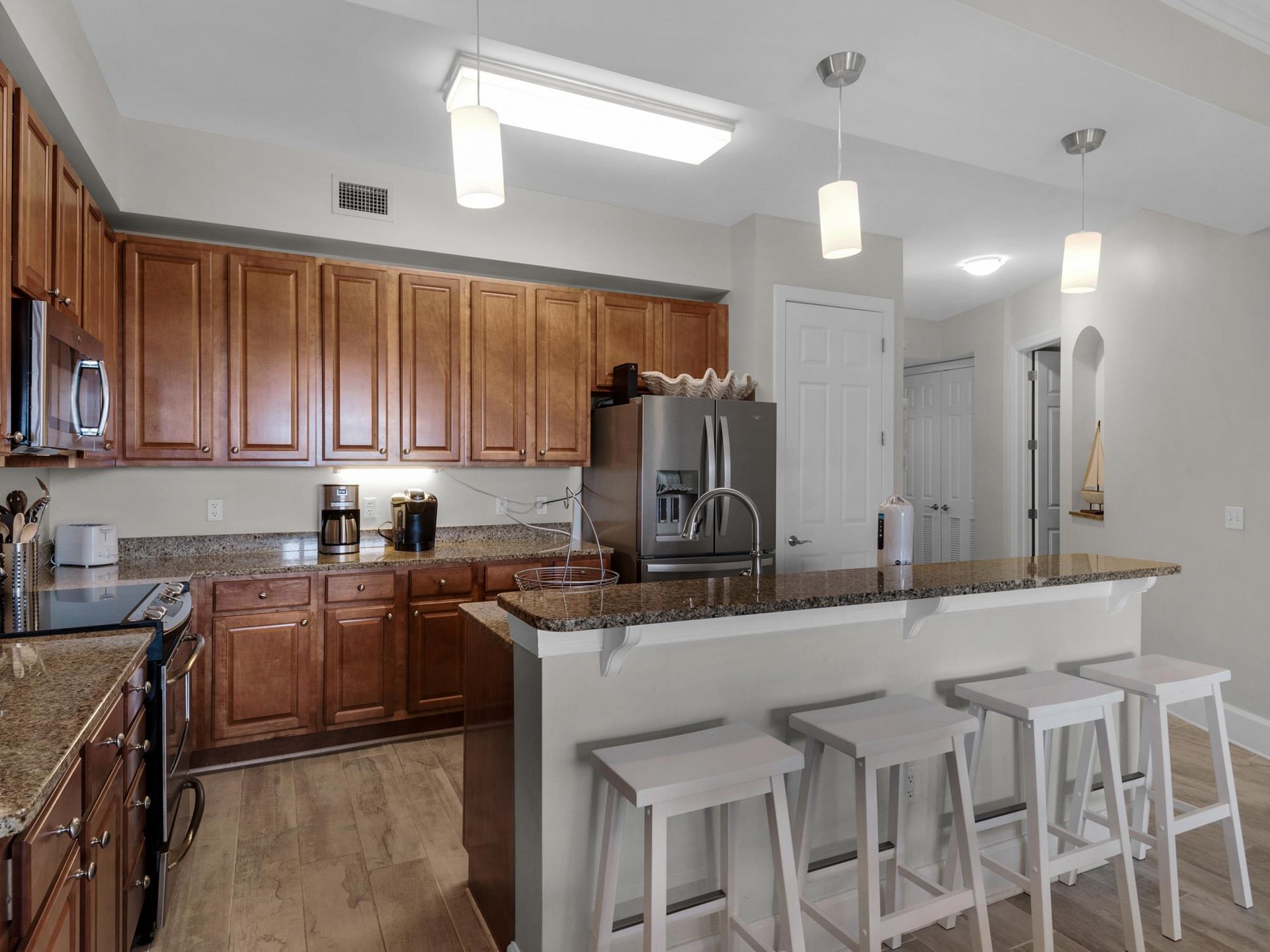 Additional Seating at Breakfast Bar