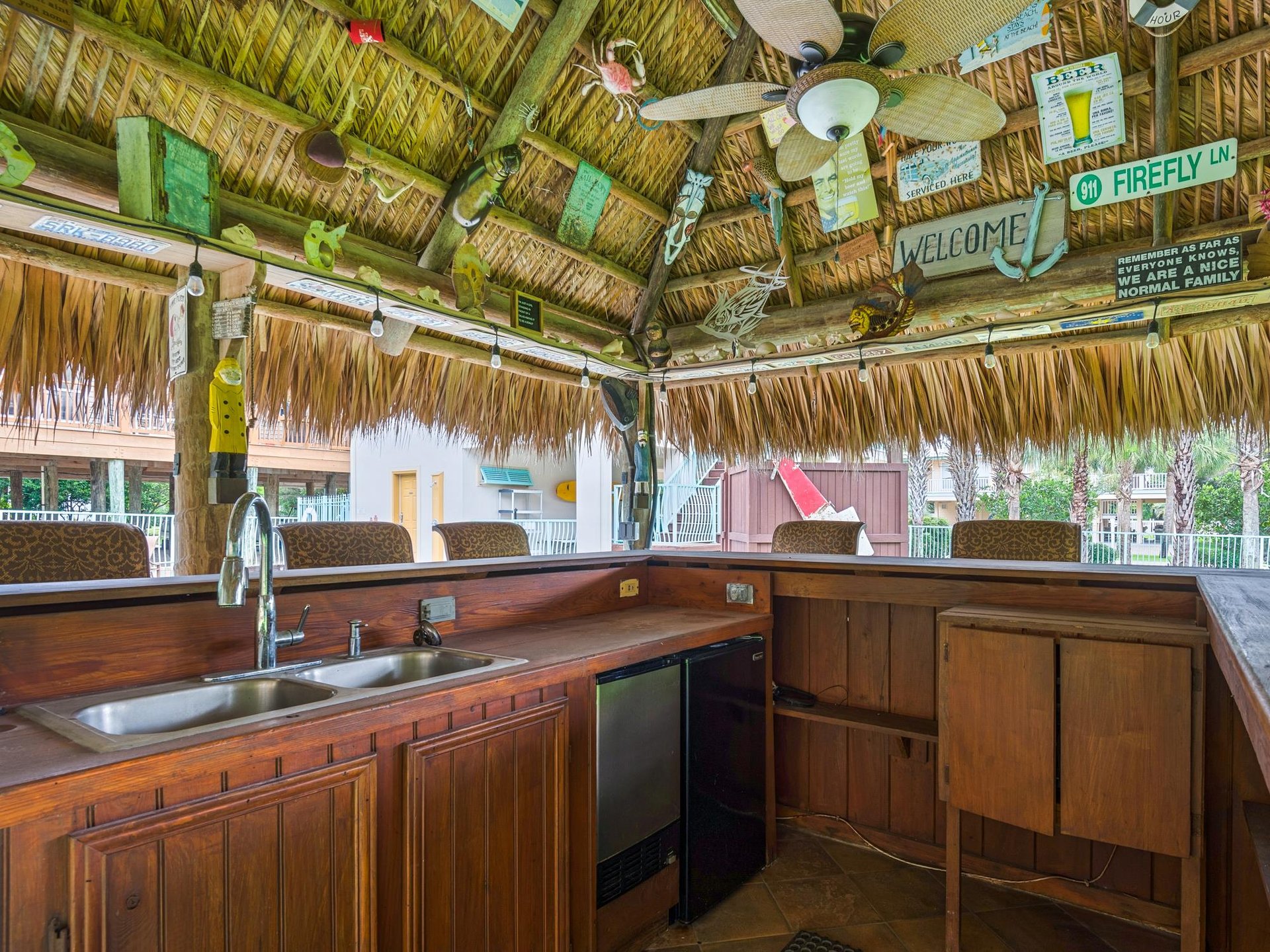 Private Tiki Hut with Sink and MiniFridge