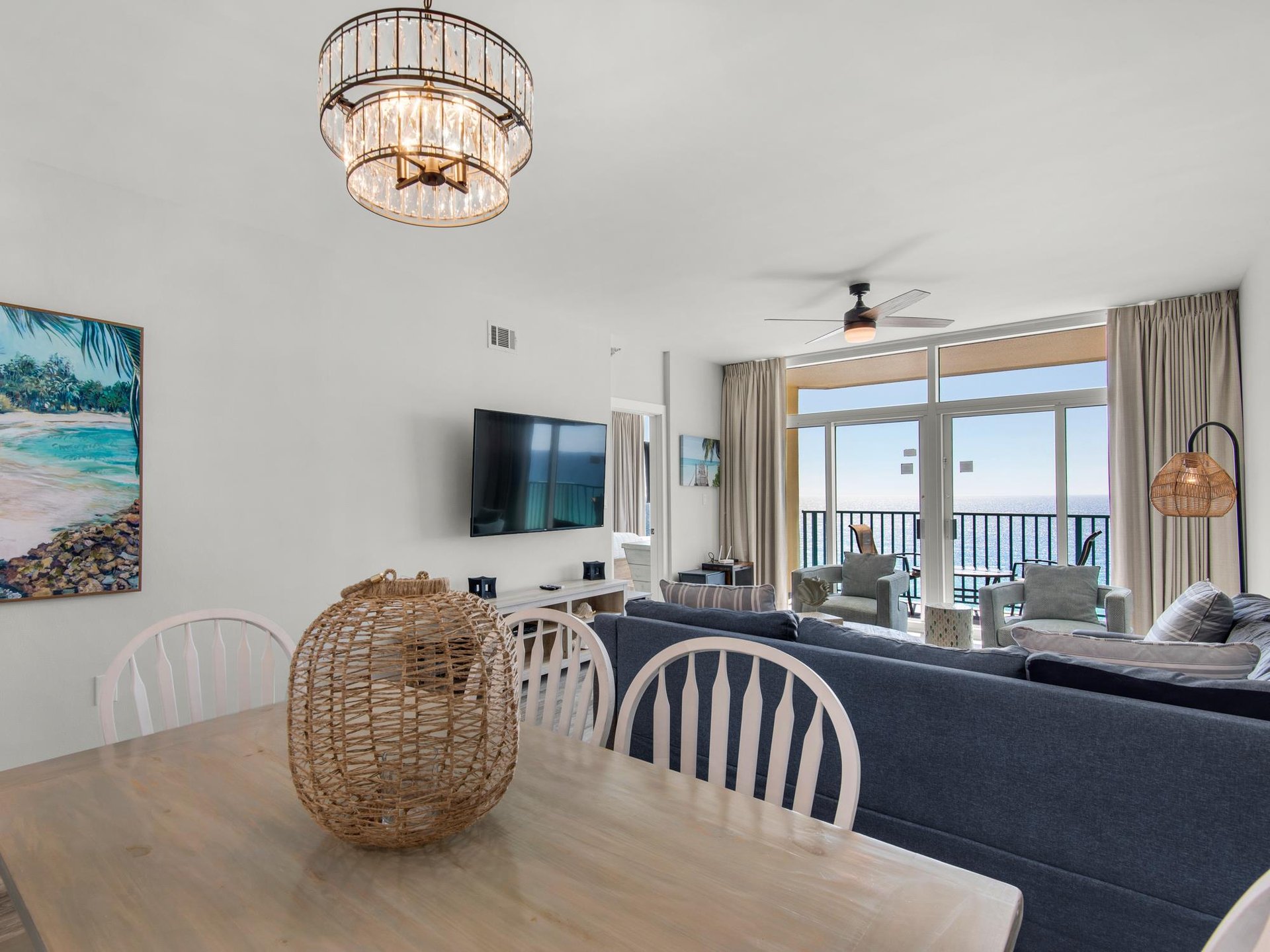 Dining Area with Seating for 6