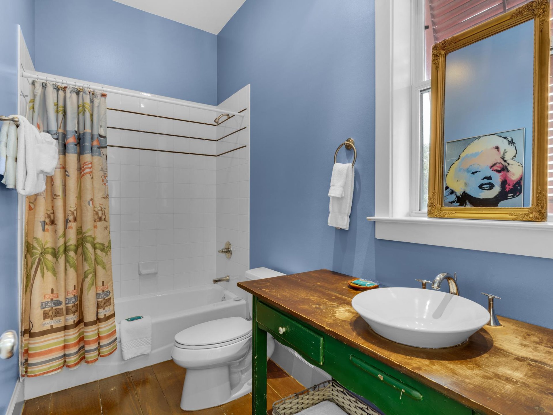 Guest Bathroom on 2nd Floor