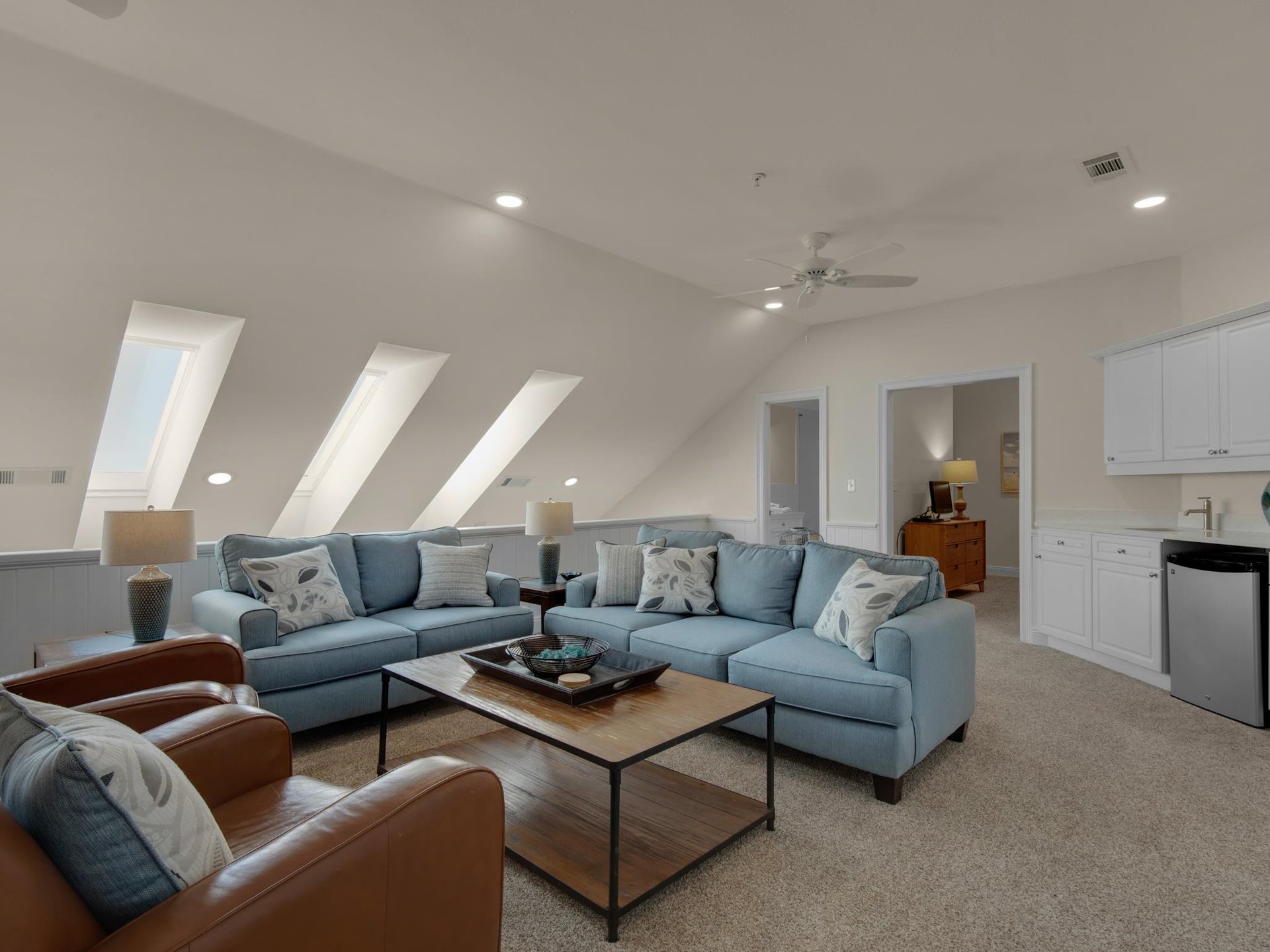 Sititng Area 2nd Fl Loft