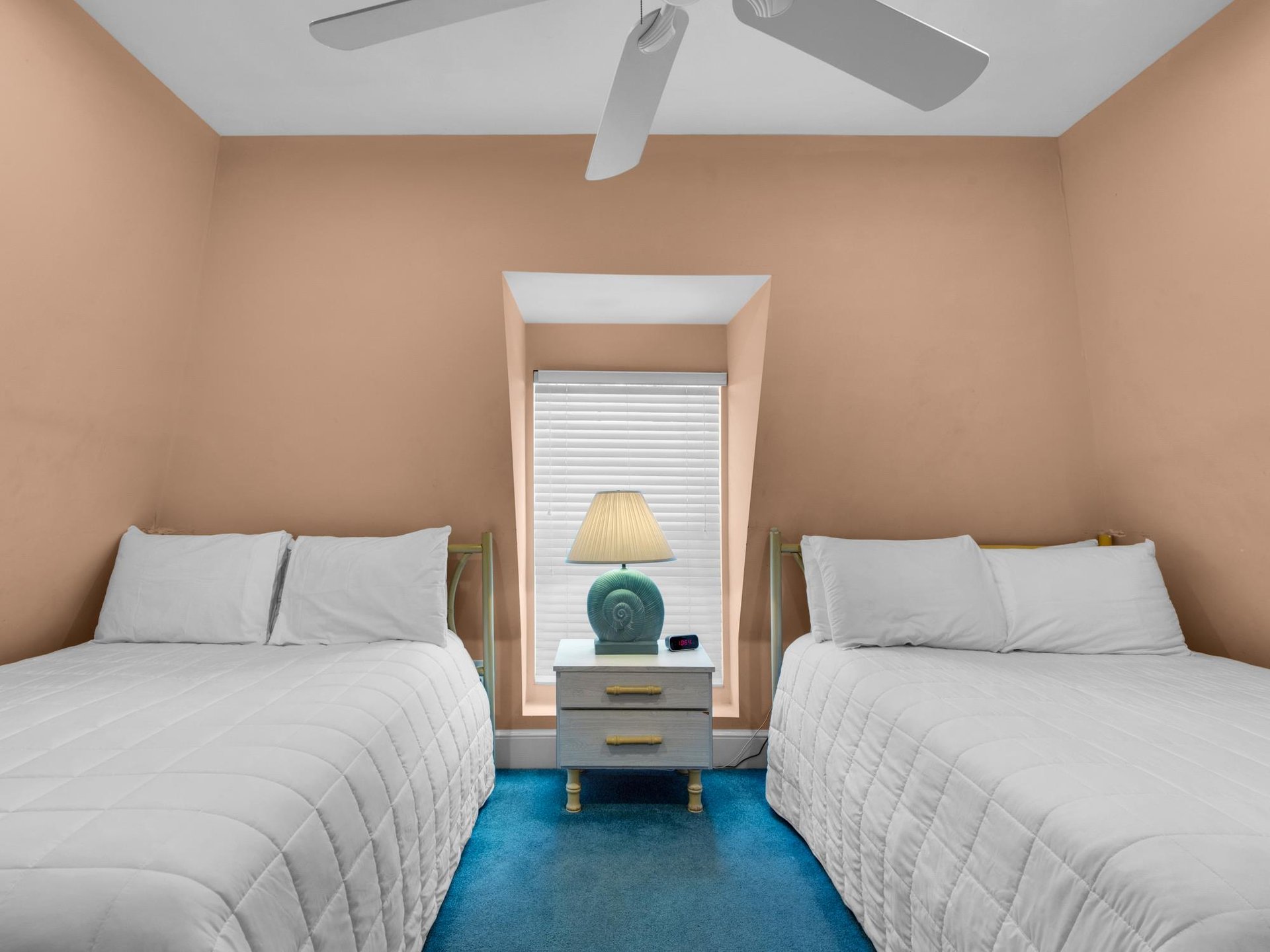 Guest Bedroom with 2 Double Beds 2nd fl