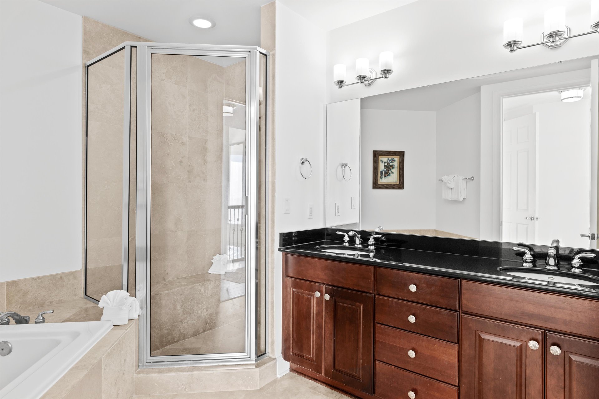 2nd Floor King Suite Bathroom