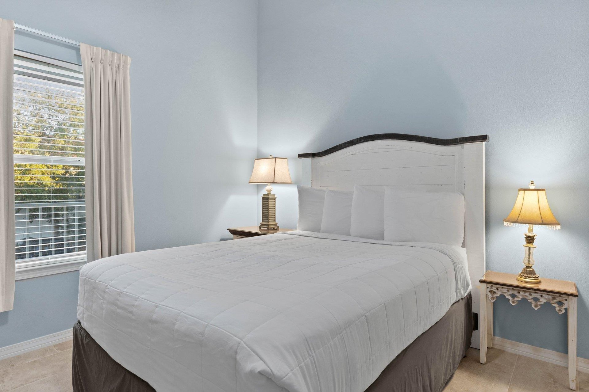 Queen Primary Bedroom