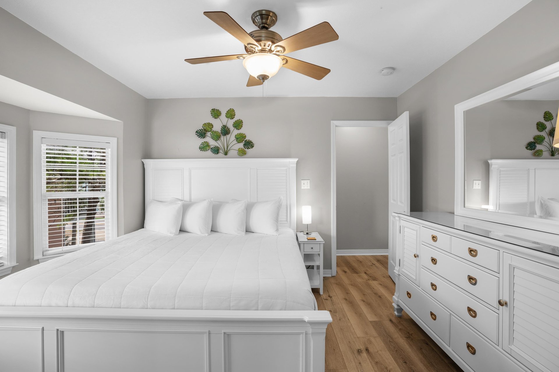 Second Floor King Room