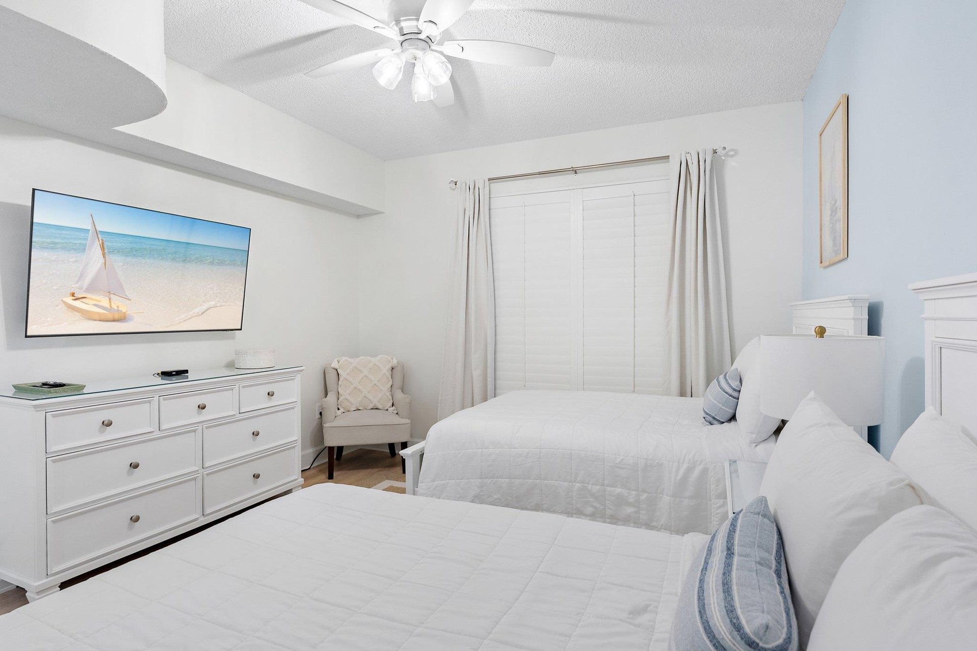 Guest Bedroom 2 Double Beds