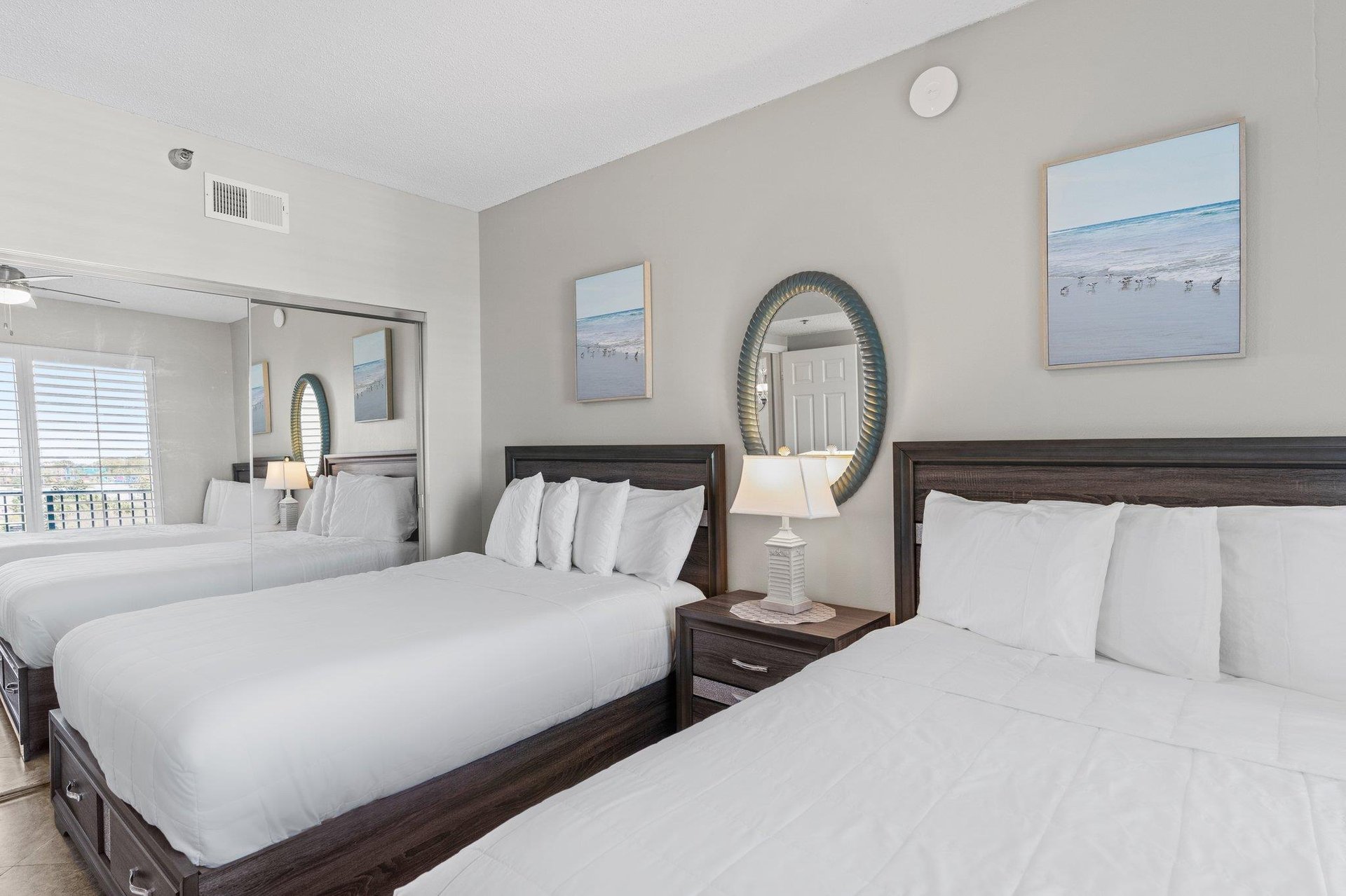 Bedroom 3 with 2 Queens