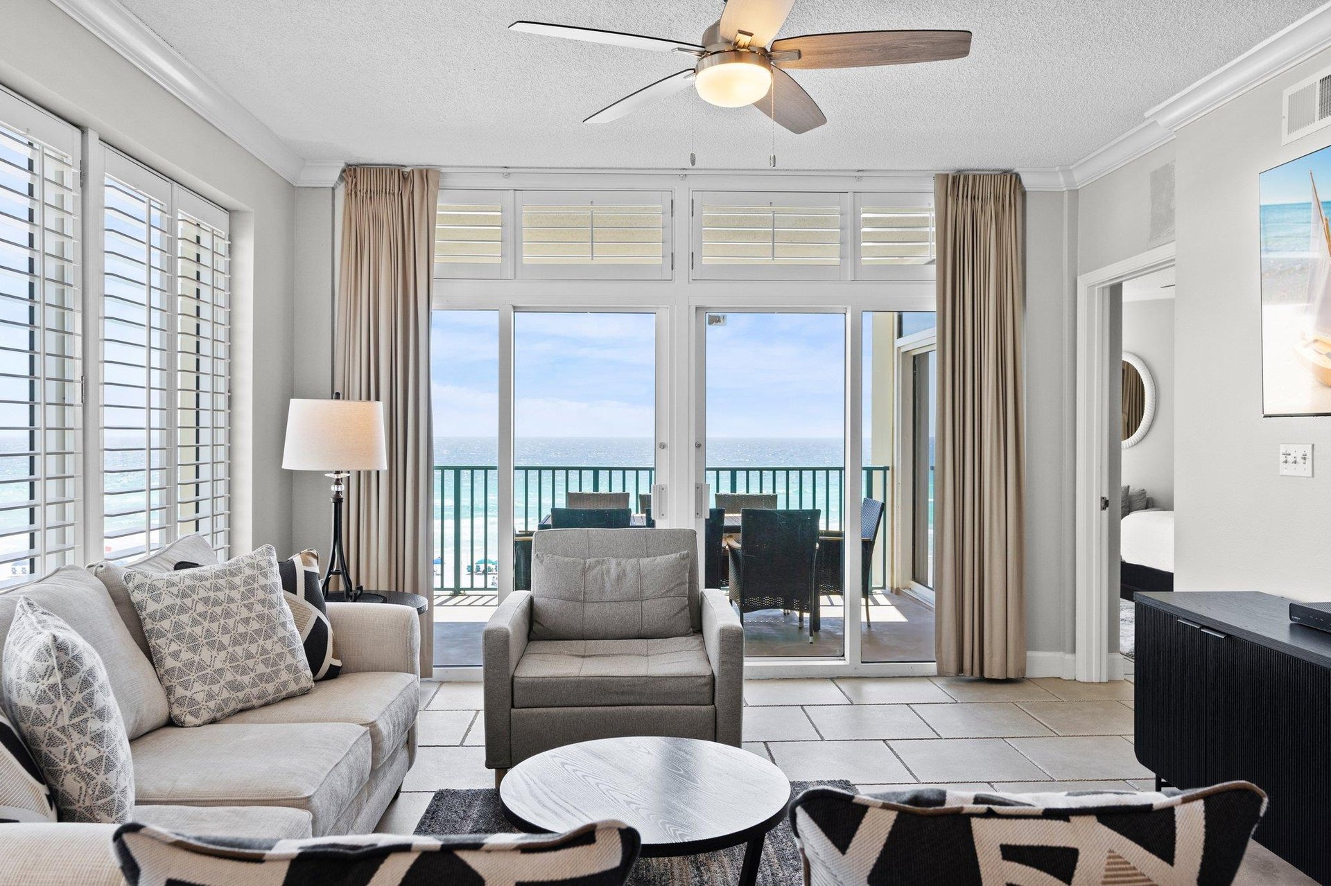 Living Room with Amazing View