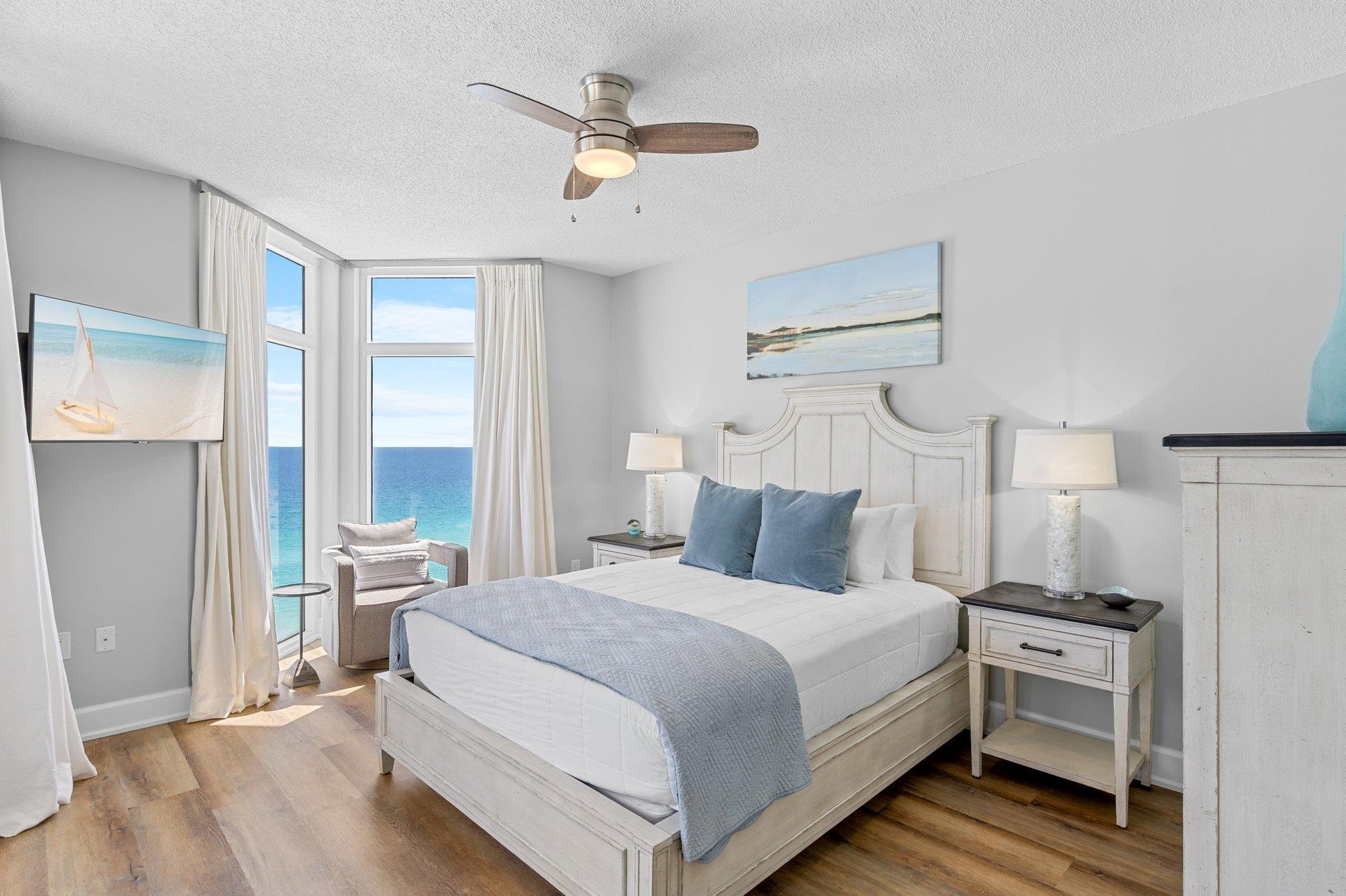 Primary Bedroom with Queen Bed