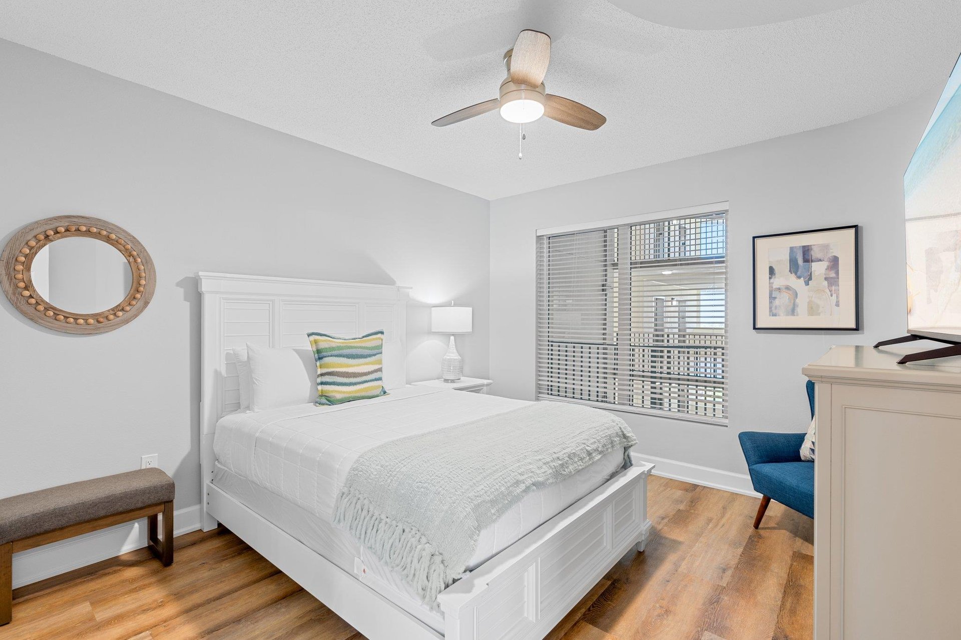 Bedroom 2 with Queen Bed