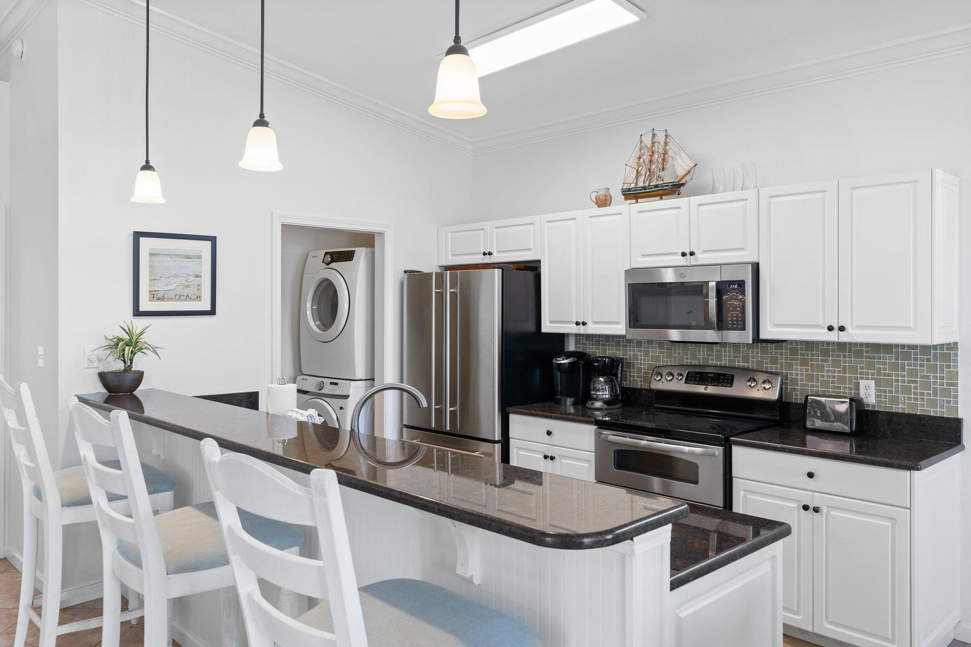Kitchen with Breakfast Bar Seating