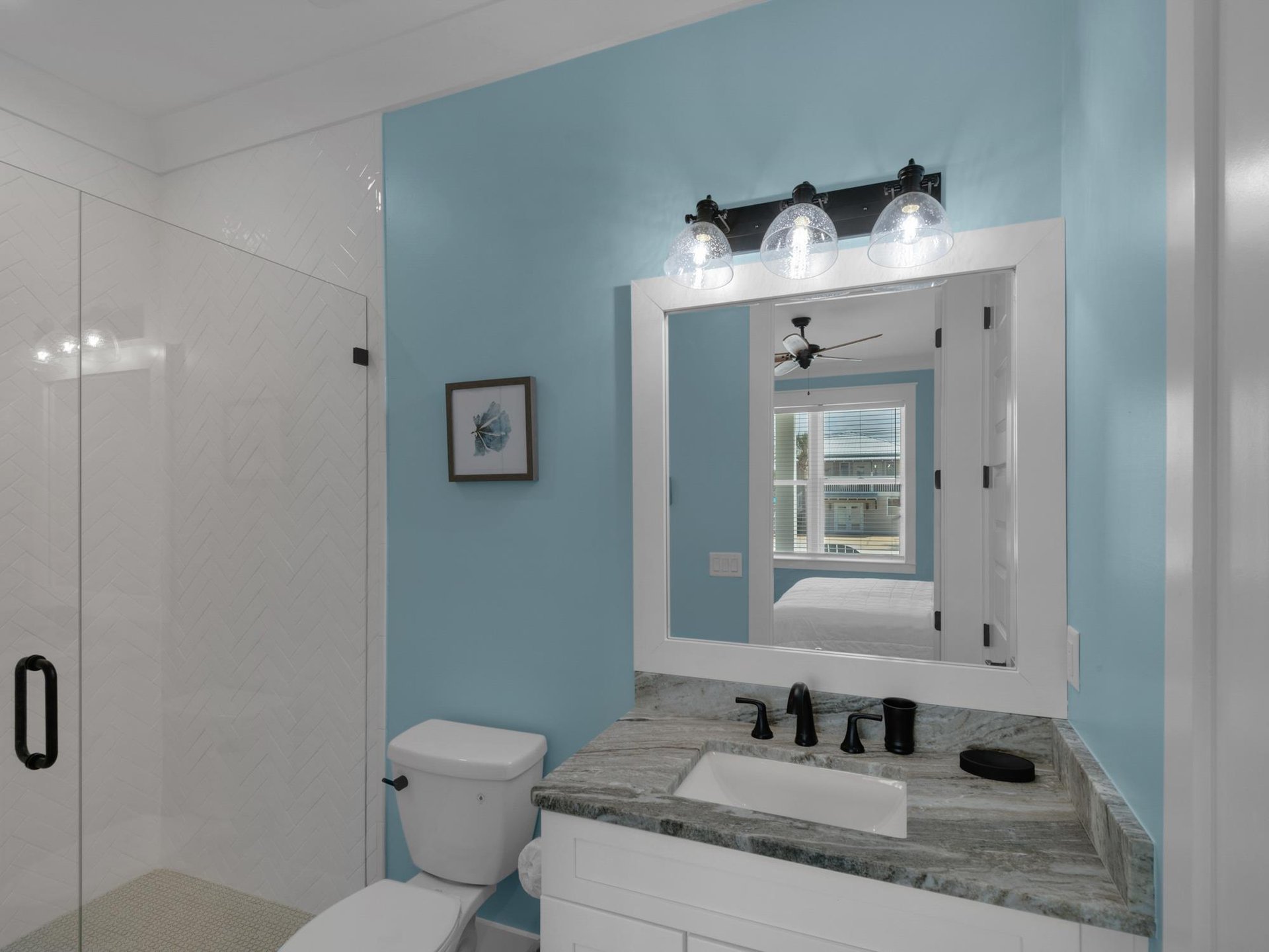 1st Floor King Room 1 Bathroom