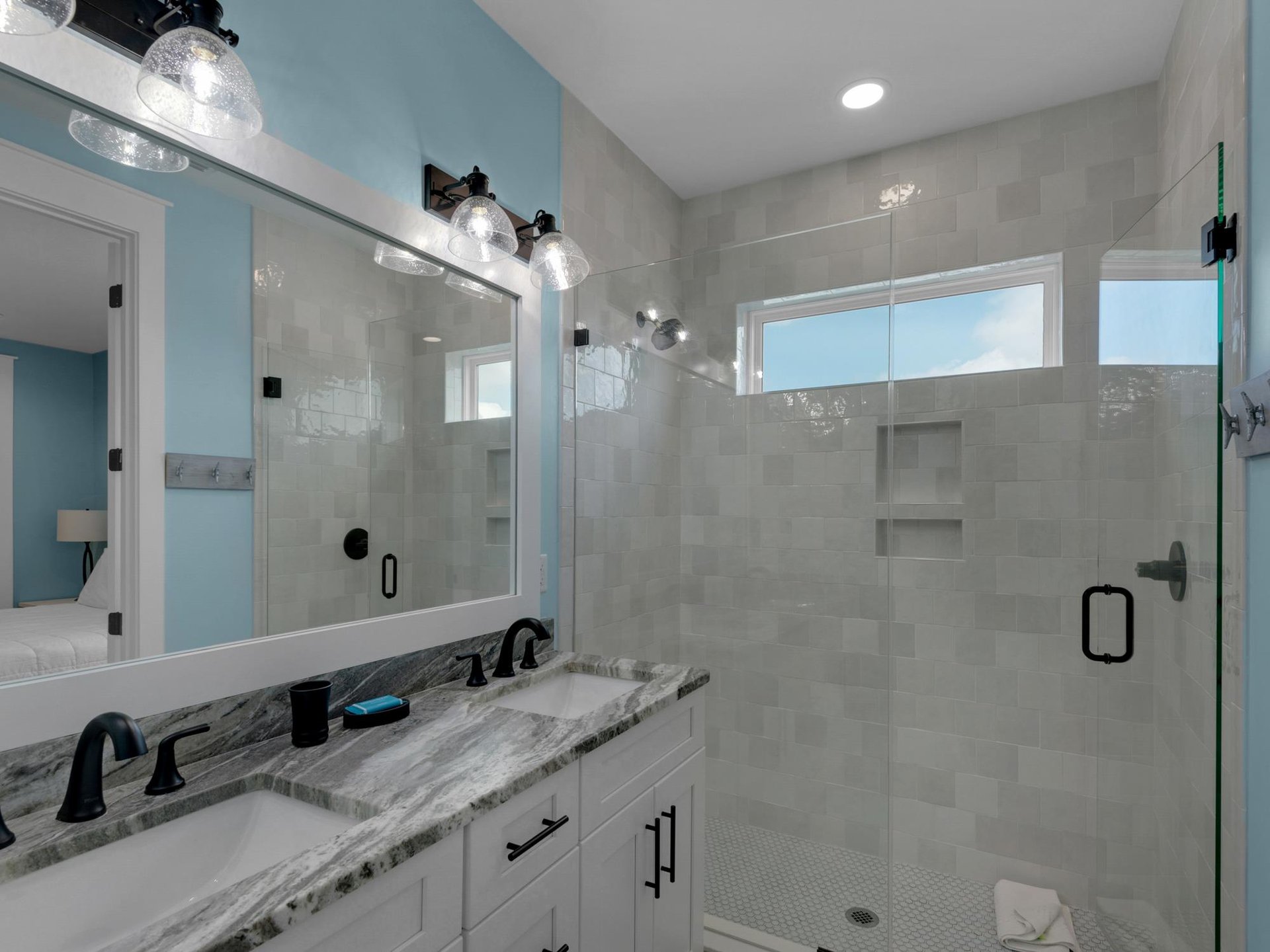 2nd Floor King Room 5 Bathroom