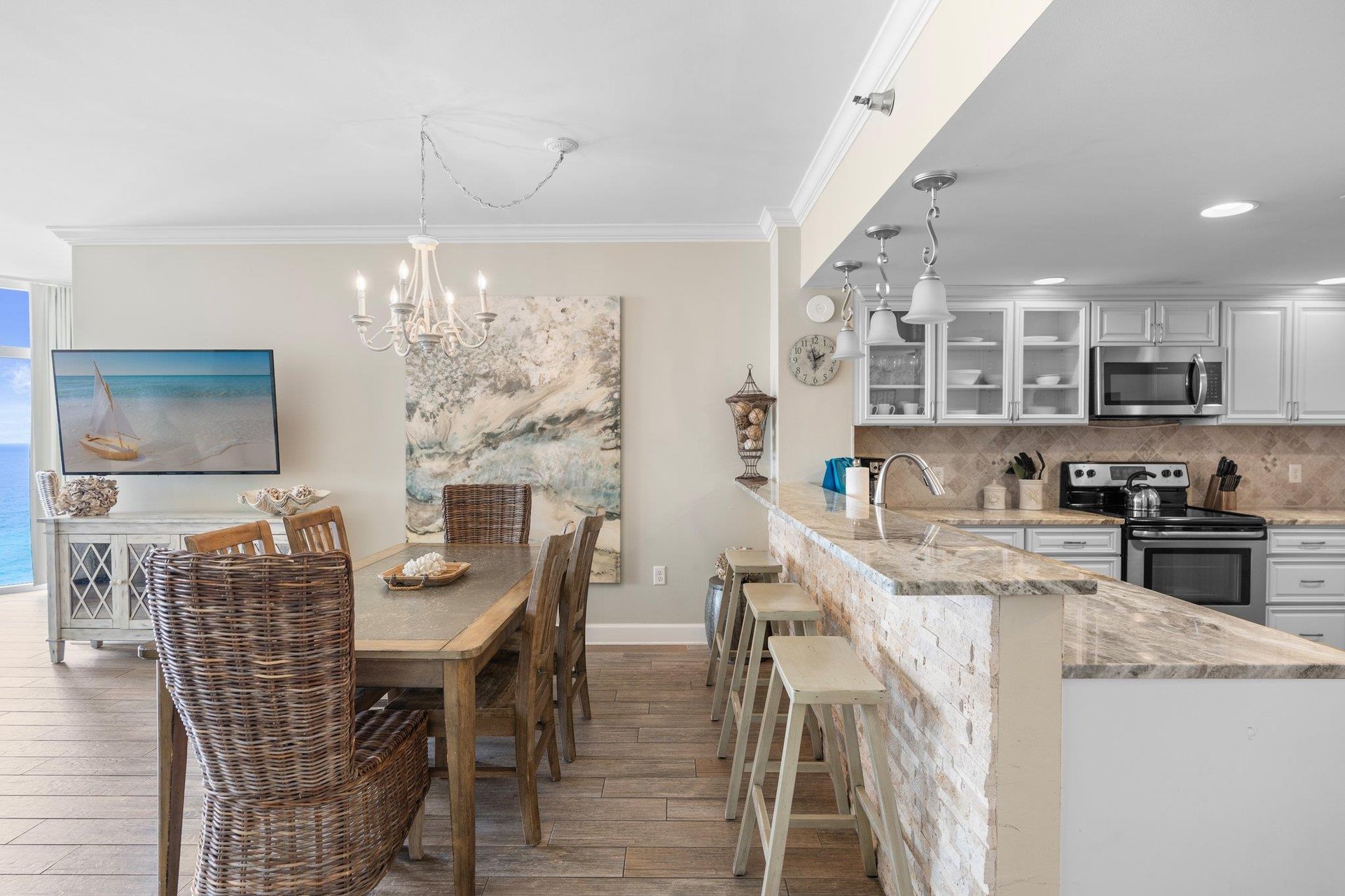 Dining and Bar Seating