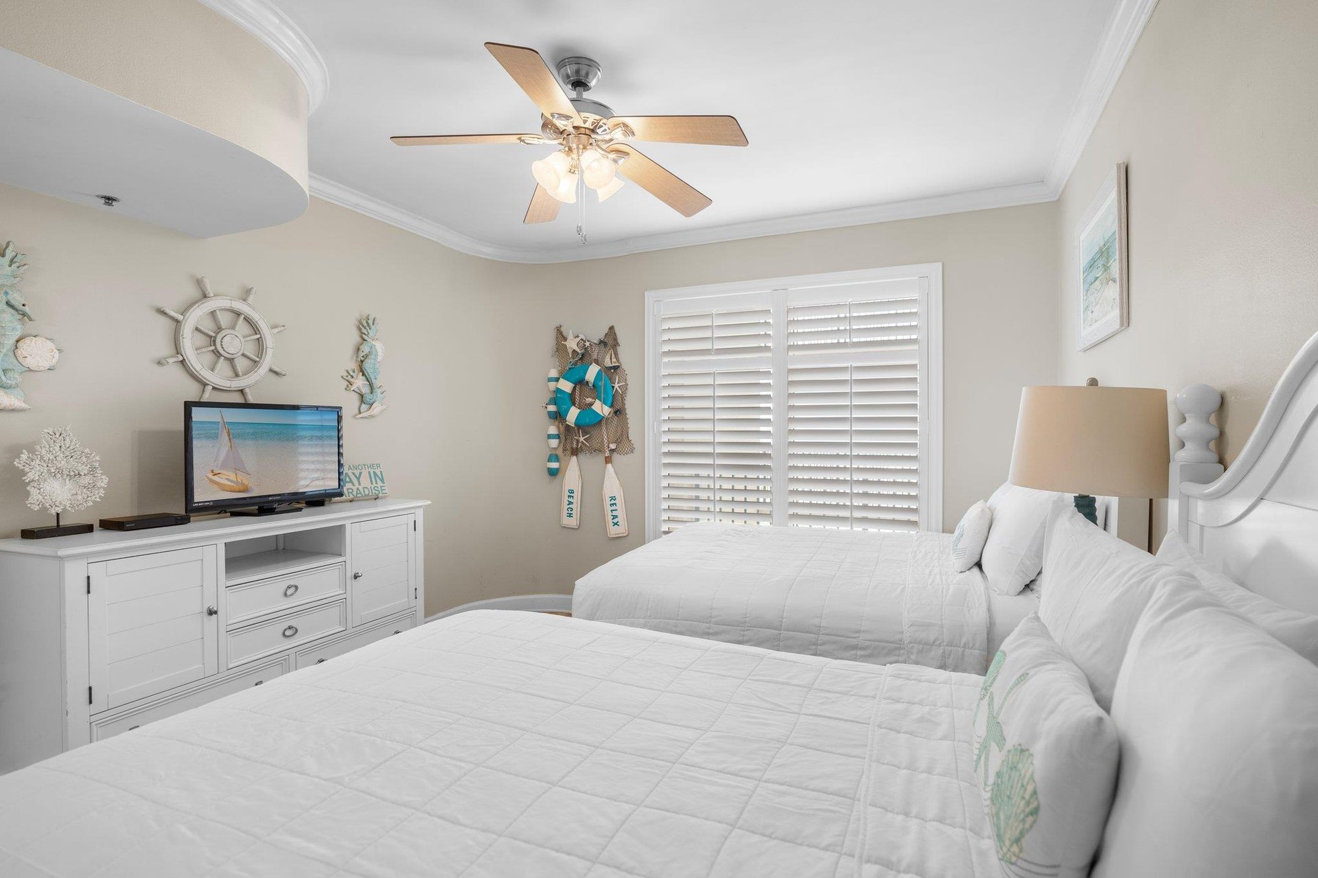 Bedroom 3 with 2 Queen Beds and Flat Screen TV